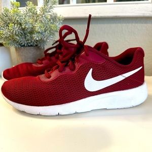 Nike Tennis Shoes